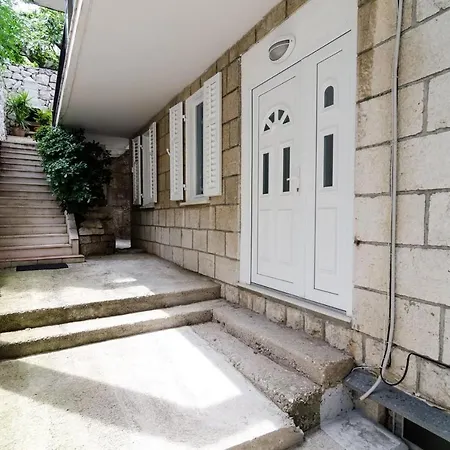 And With Wifi - 11145 Guest house